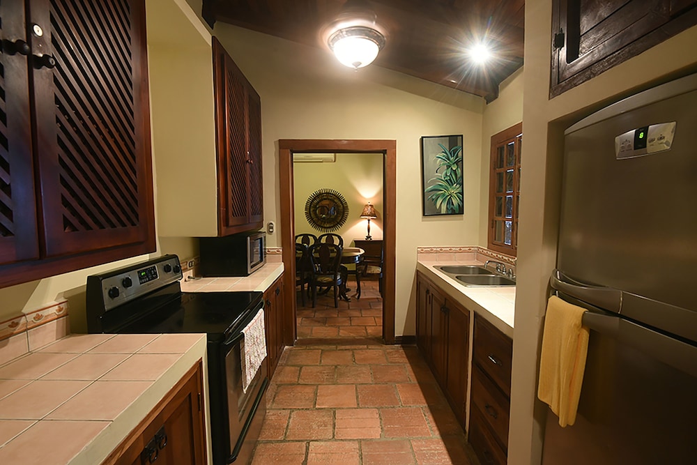 Suite - Photo 5