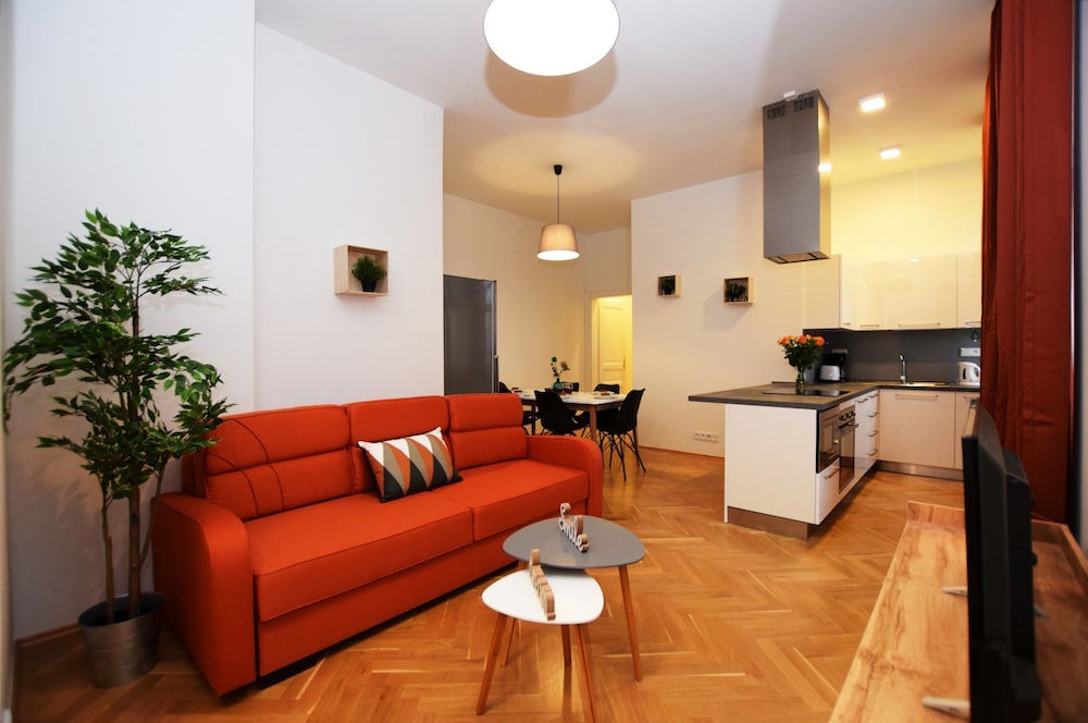 Traditional Apartment, Multiple Beds, Kitchen ( 11)
