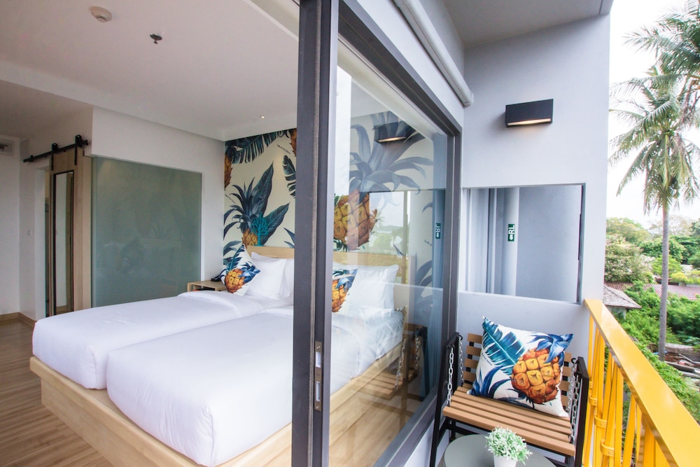 Deluxe Double Room, 1 King Bed, City View - Photo 2