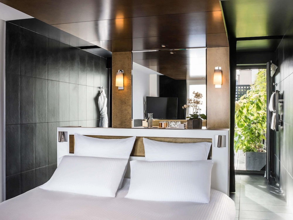 Signature Suite, 1 King Bed (Teck Executive)