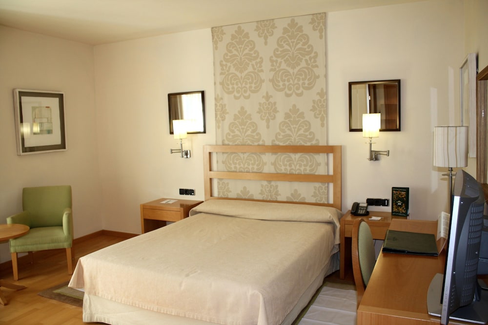 Superior Twin Room, 2 Twin Beds - Photo 2