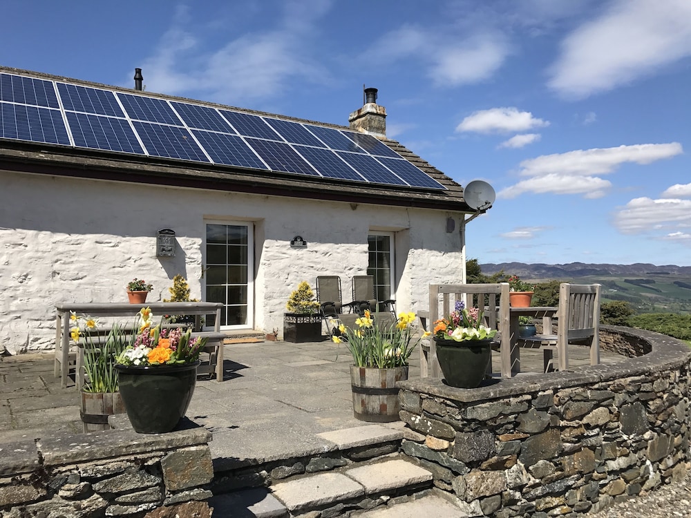 Traditional Cottage, Multiple Beds, Hill View photo 1