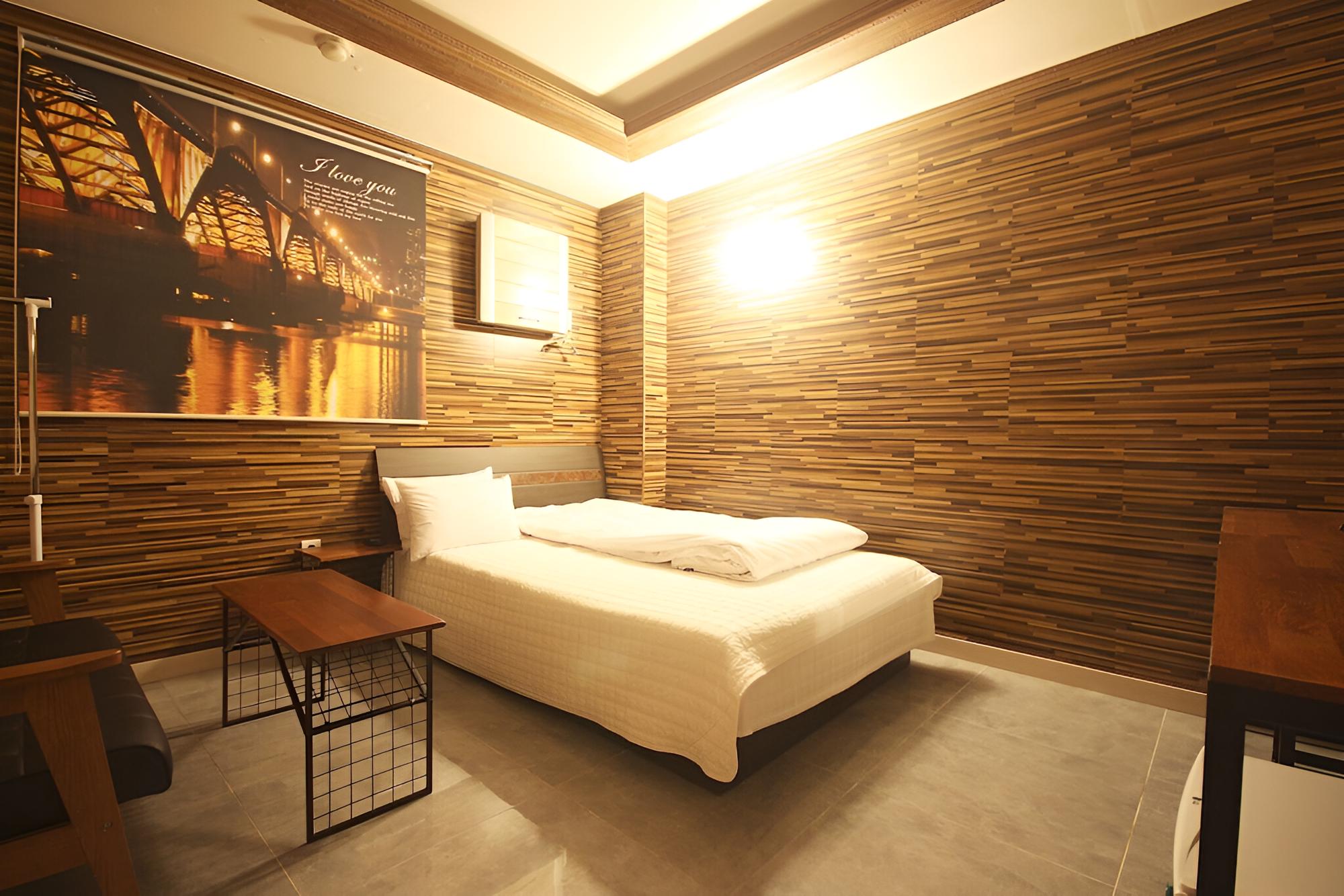 Room (Standard room-design room (100% disin)