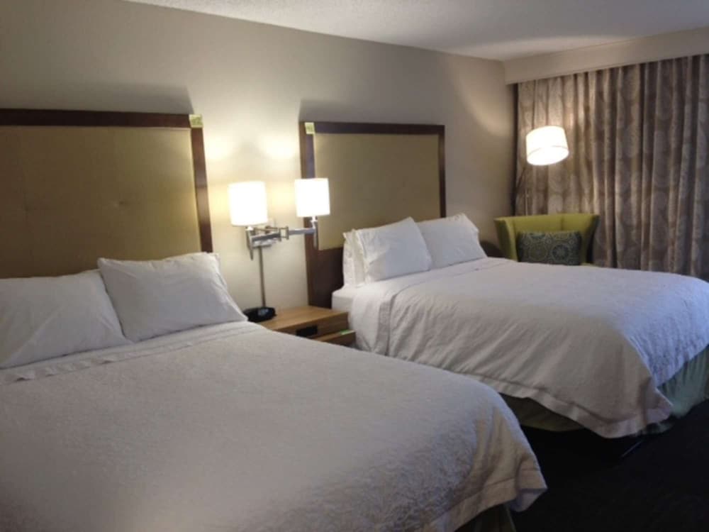 Room, 2 Queen Beds - Photo 1