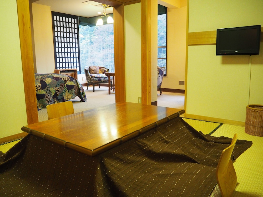 Twin Room with Mountain View photo 2