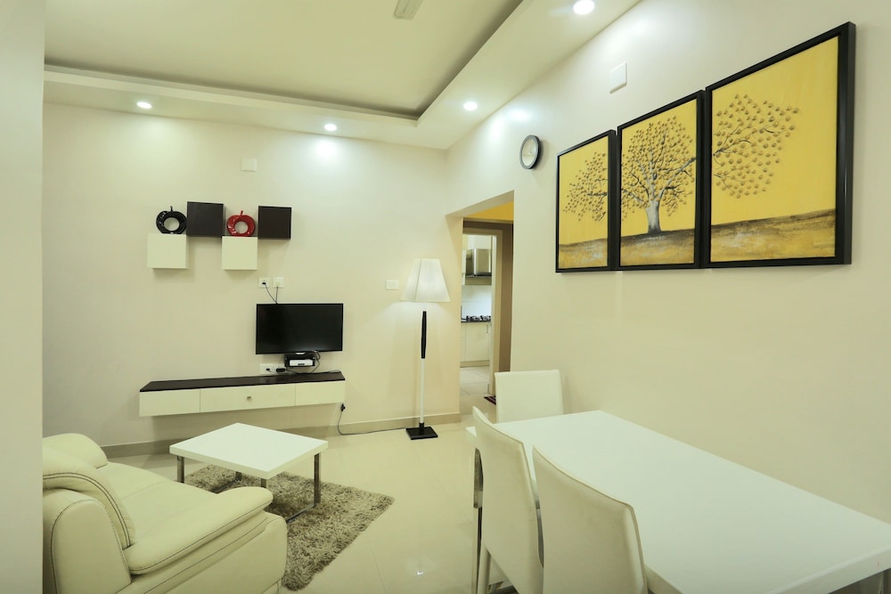Family Apartment, 2 Bedrooms, Balcony, Valley View photo 2