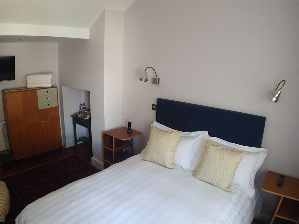 Double Room, Ensuite, Garden View (Room 8) photo 1