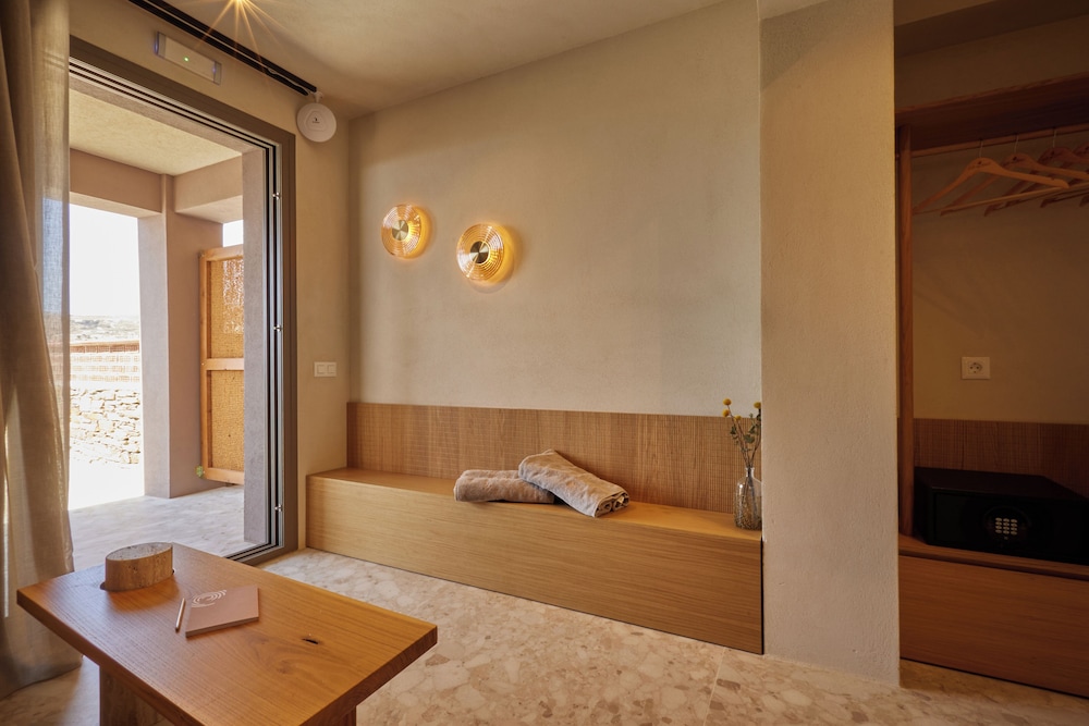 Junior Suite with Plunge Pool - Photo 21