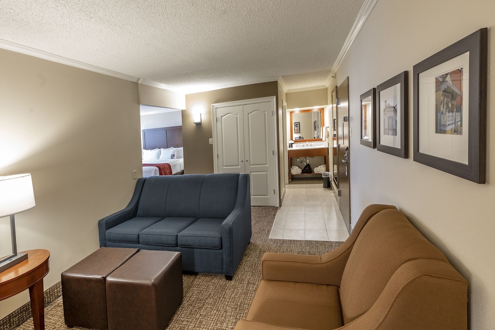 Junior Suite, 1 King Bed, Non Smoking - Photo 3