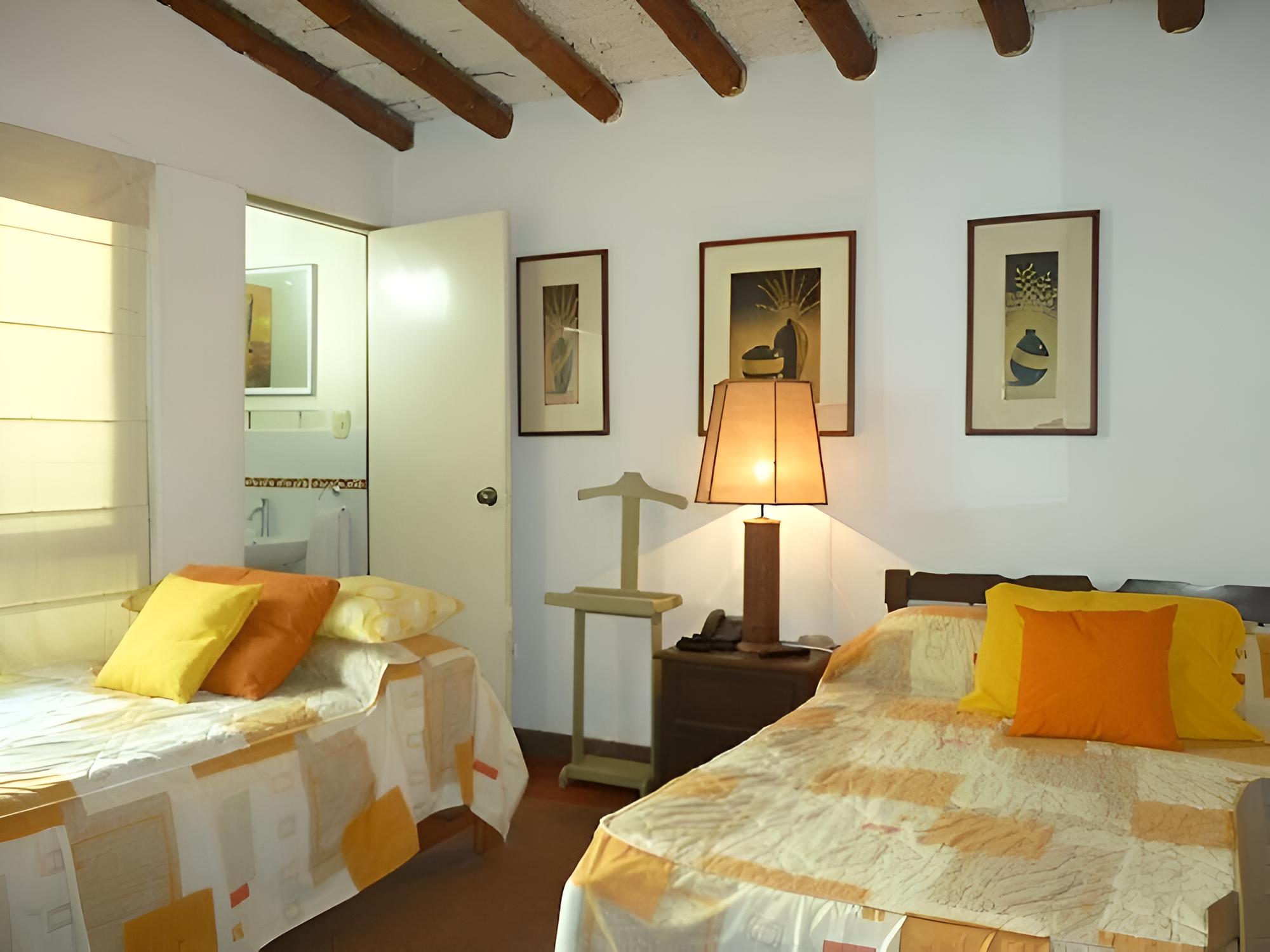 Premium Suite, 1 King Bed, Garden View photo 2