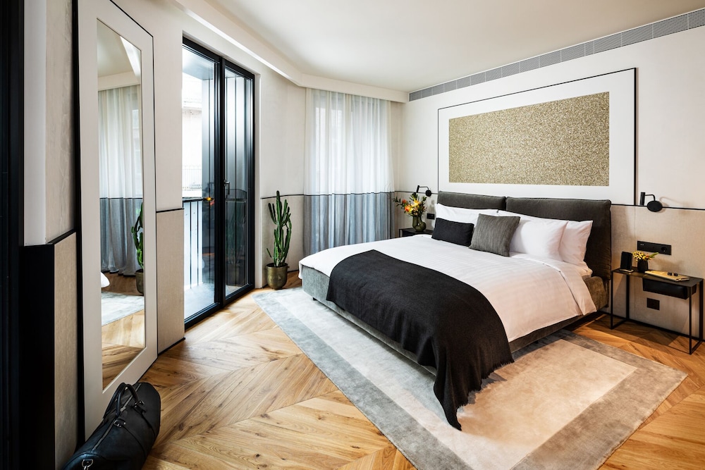 Room, Connecting Rooms