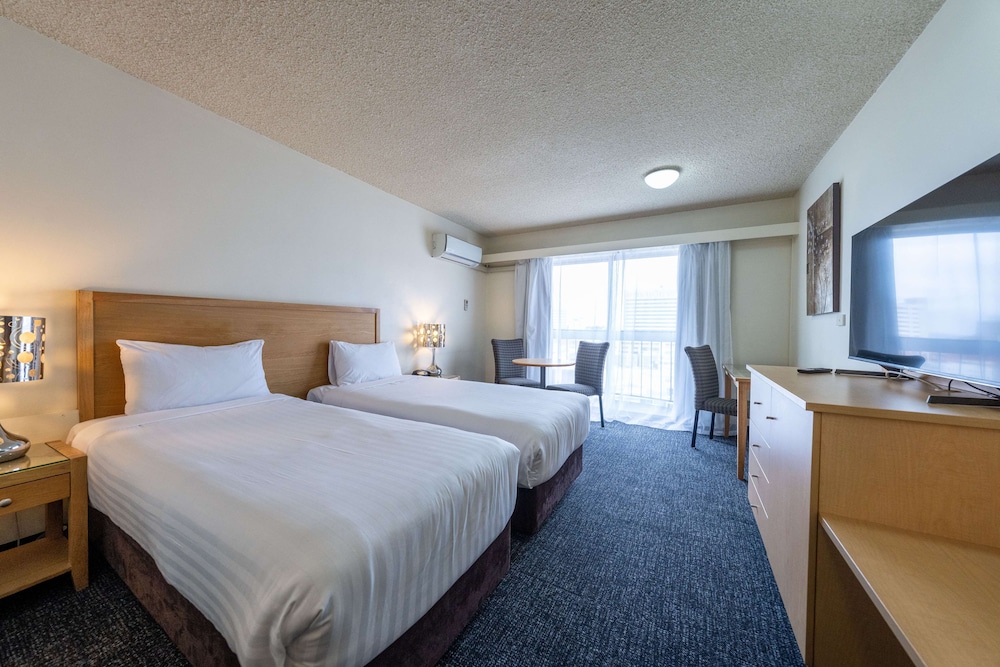 Standard Room, Multiple Beds, Non Smoking photo 3