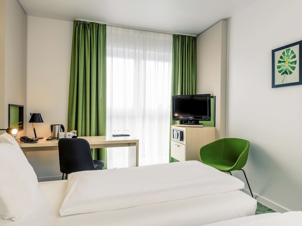 Standard Room, 1 Queen Bed - Photo 2