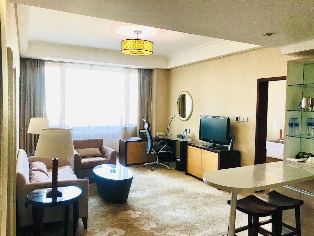 Basic Condo photo 2