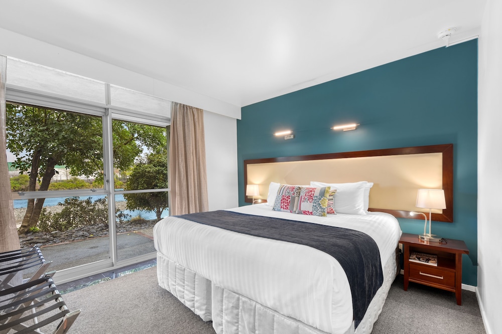 Riverfront Executive Suite photo 2