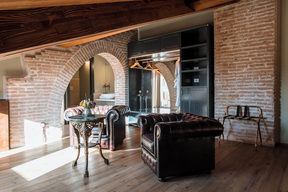 Deluxe Suite, Balcony, Canal View photo 3