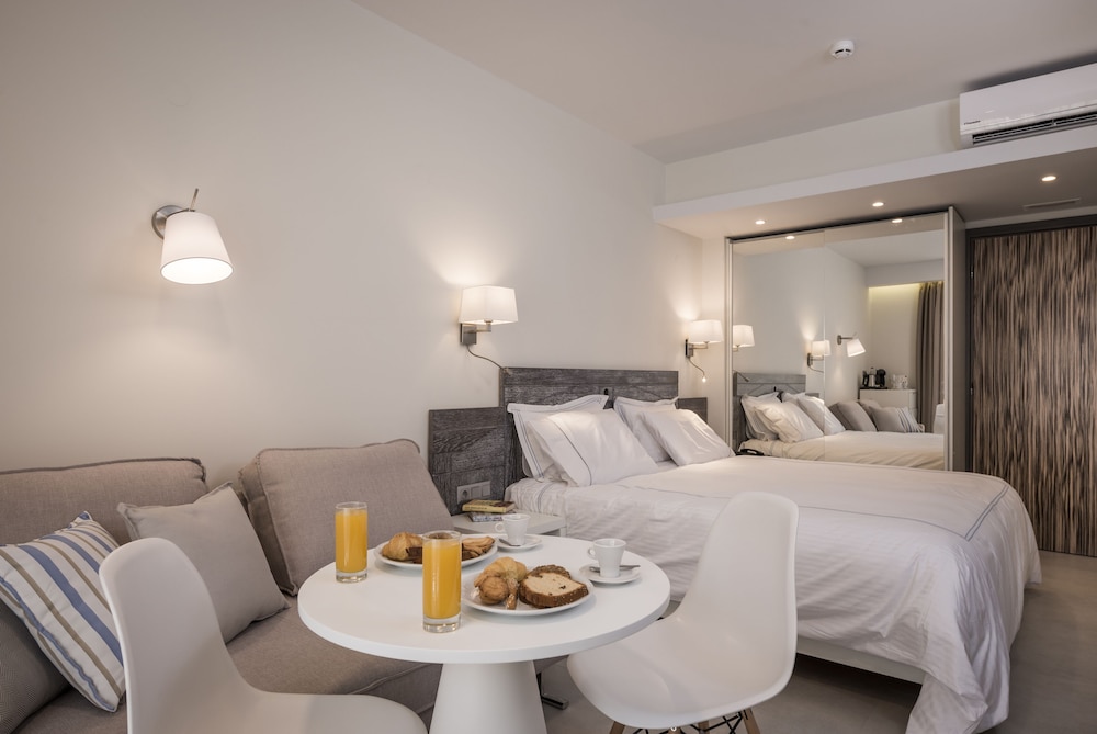Premium Double Room - Photo 7