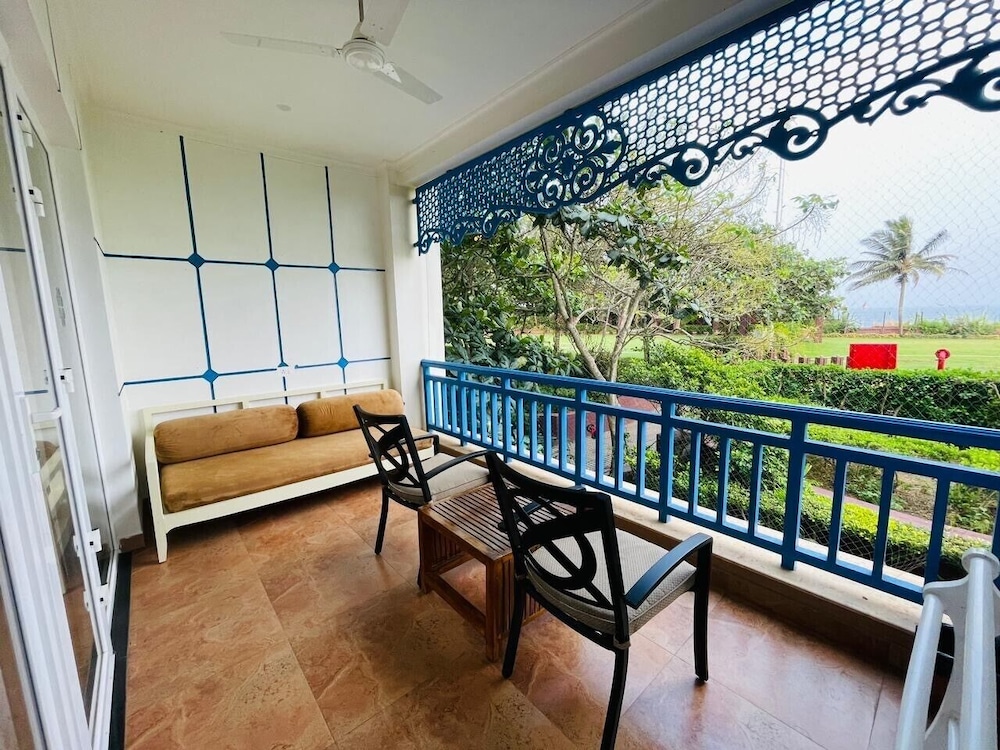 Ocean View Room photo 3