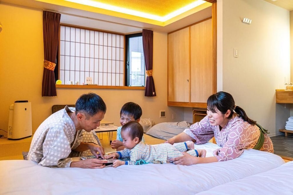 Superior Room, Multiple Beds, Non Smoking, Bathtub
