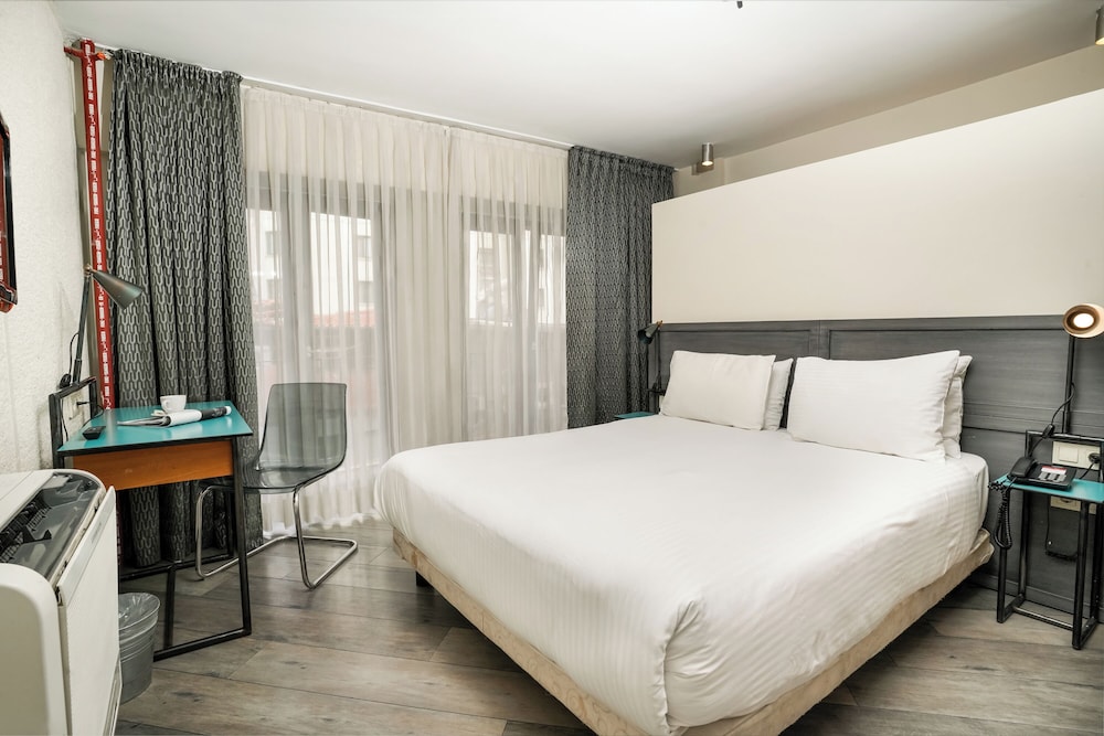 Deluxe Room, City View photo 1