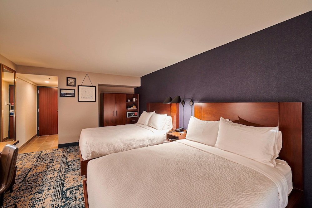 Room, 2 Queen Beds - Photo 1