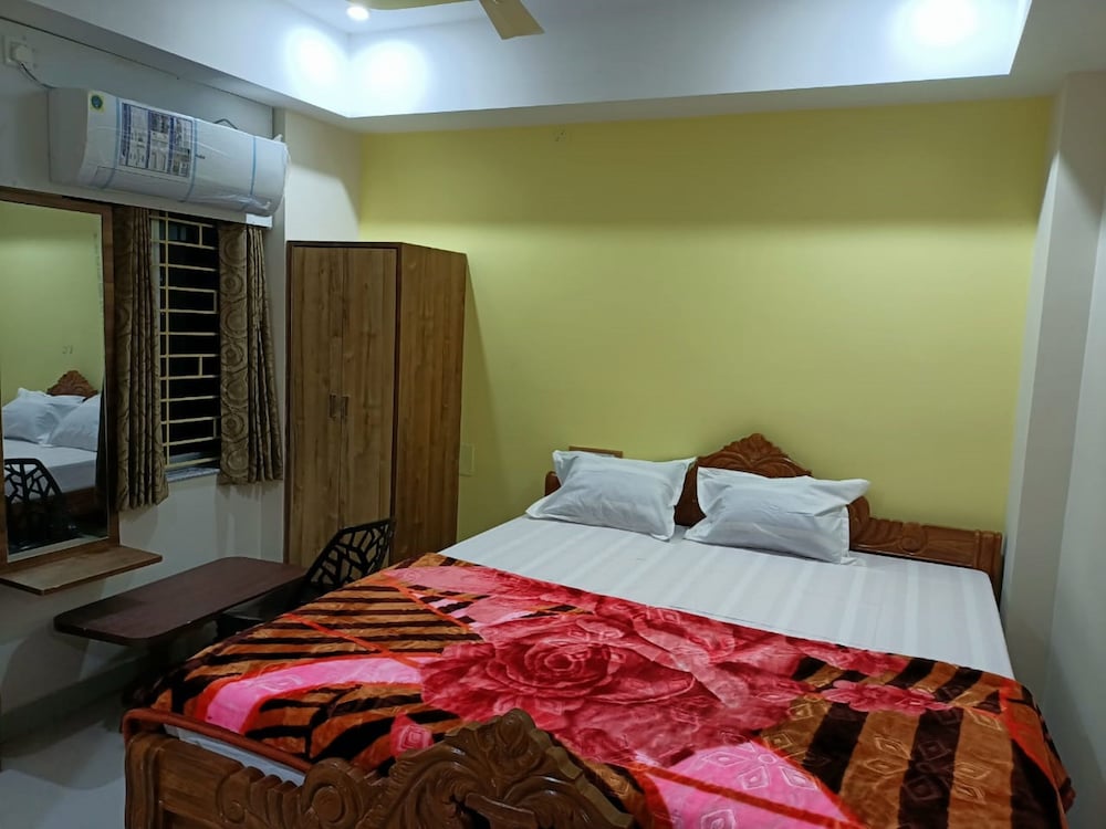 Superior Quadruple Room, City View
