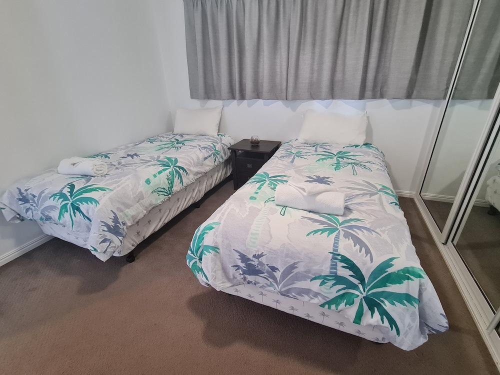 Apartment, 3 Bedrooms, Beachside photo 2