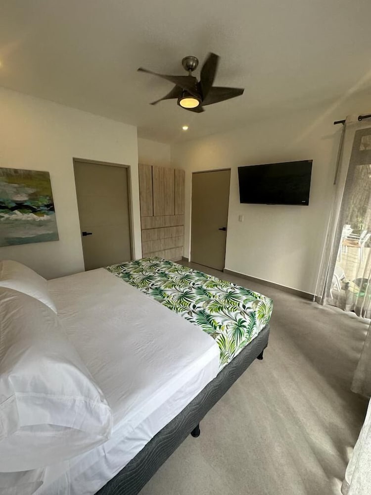 Family House, 3 Bedrooms, Private Pool, Garden View photo 1