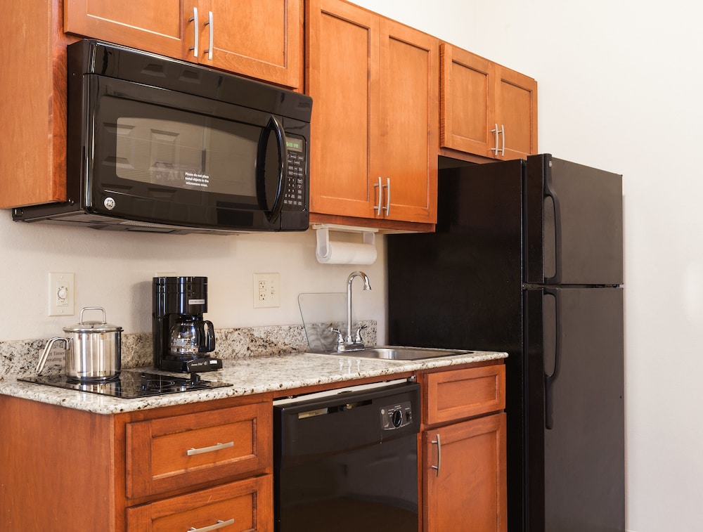 Suite, 1 Bedroom - Photo 3