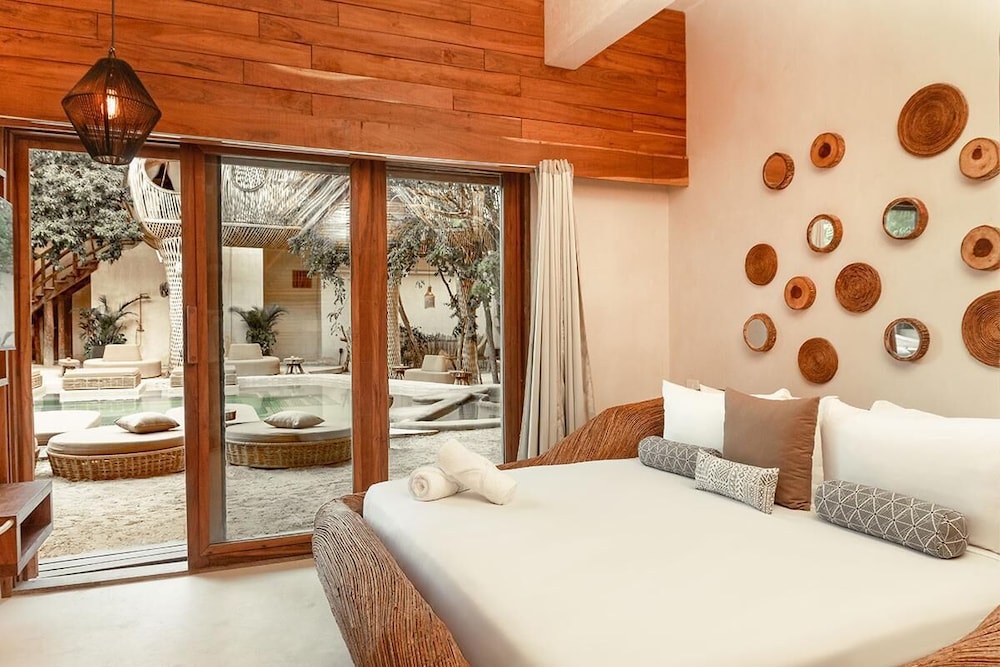 Junior Room, Air Conditioning, Pool View