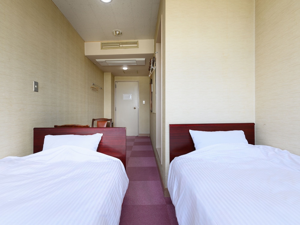Twin Room, Non Smoking photo 3