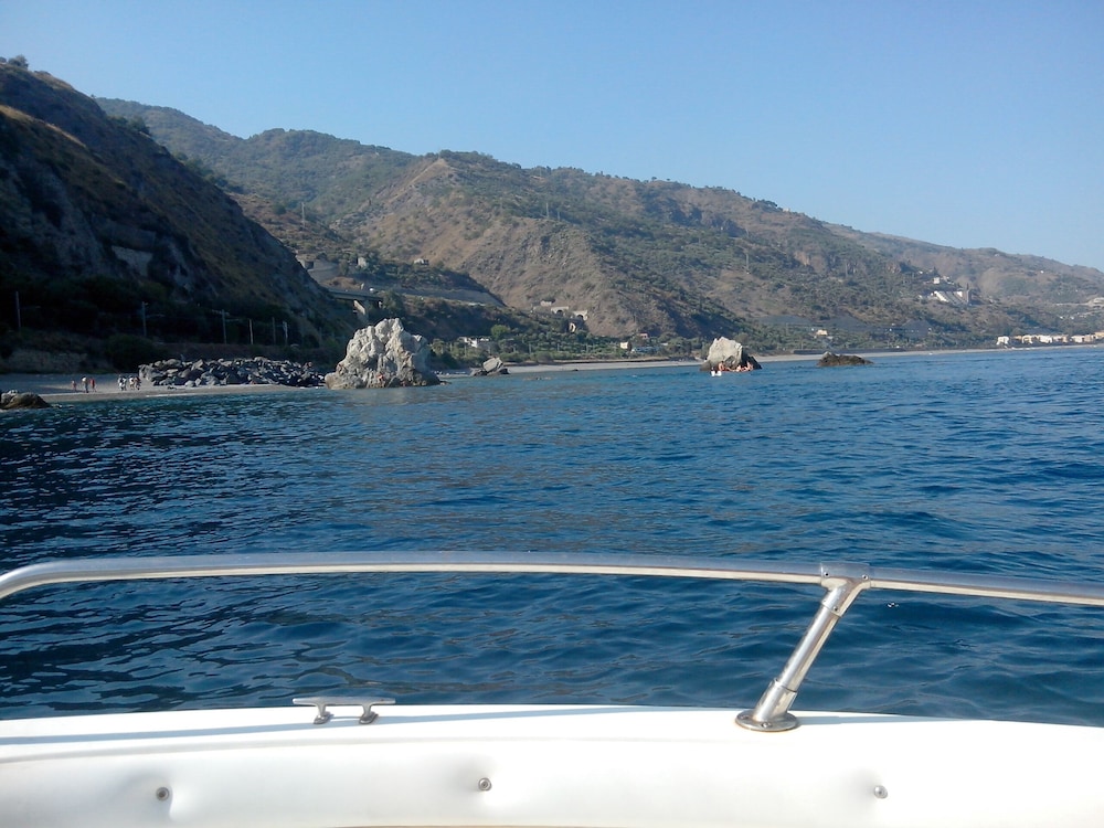Villa Individuelle à 20m de la Mer pour Séjour et/ou Soins Thermaux Près de Taormina, Photo 34