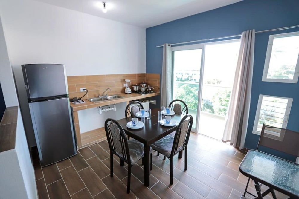 Junior Suite with Balcony - Photo 8