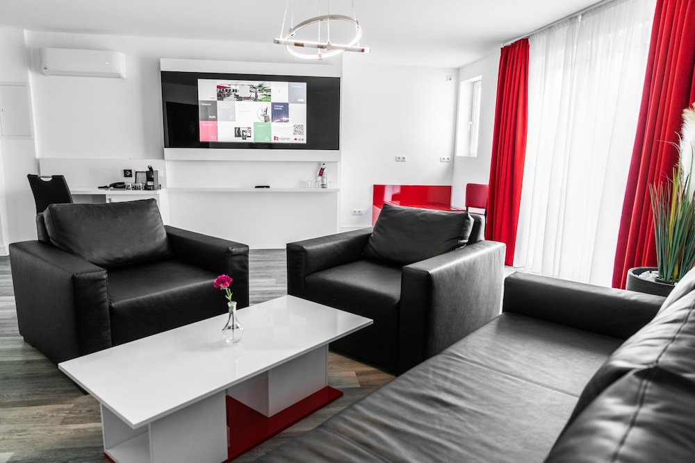 Deluxe Suite - Photo 7