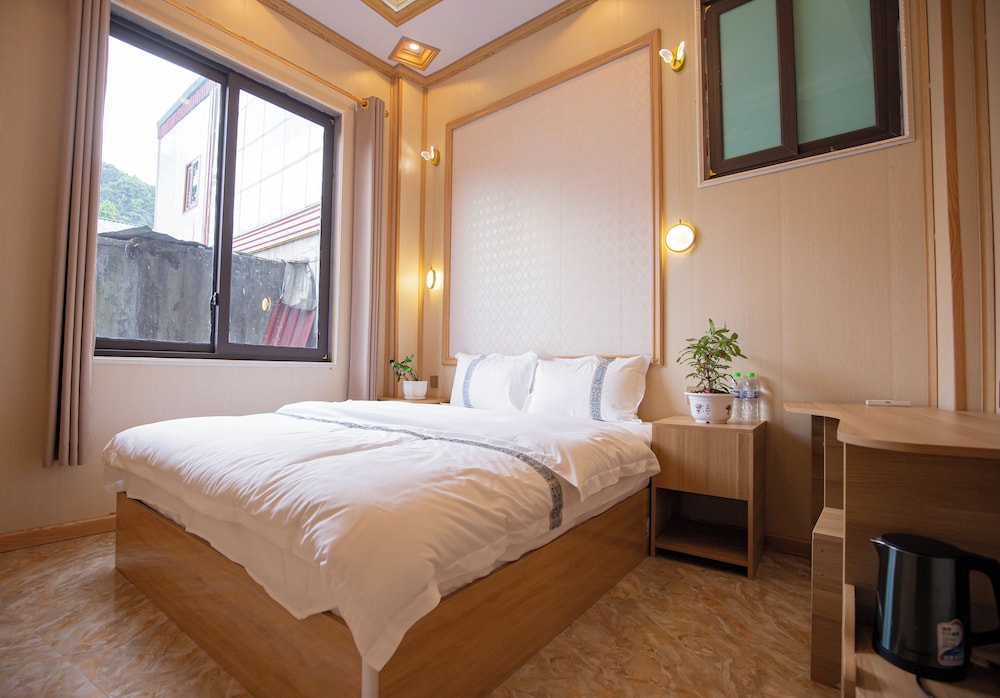 Deluxe Double Room Single Use