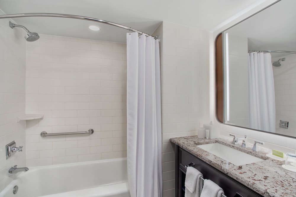 Junior Suite, 1 King Bed, City View - Photo 5