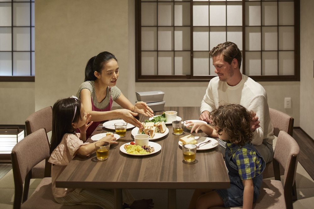 Deluxe Family Room (Literature) photo 3