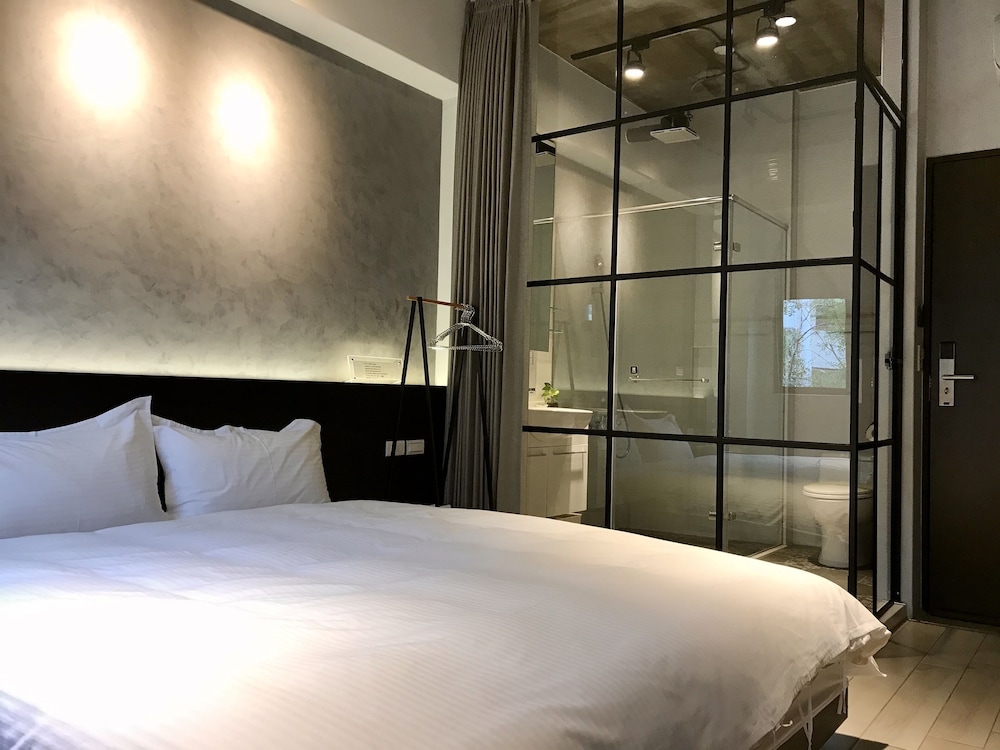 Classic Double Room (202) photo 2