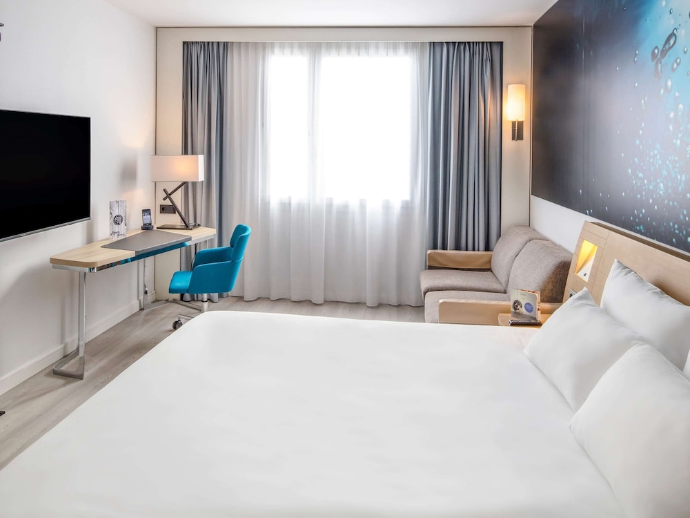 Superior Suite, 1 Queen Bed with Sofa bed