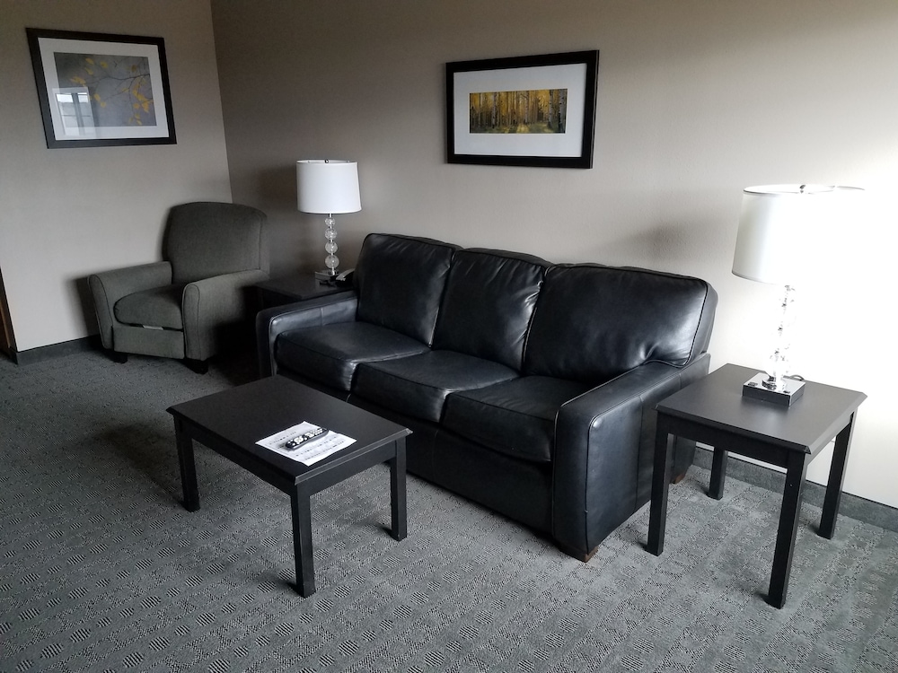 Executive Suite, 1 King Bed with Sofa bed photo 2