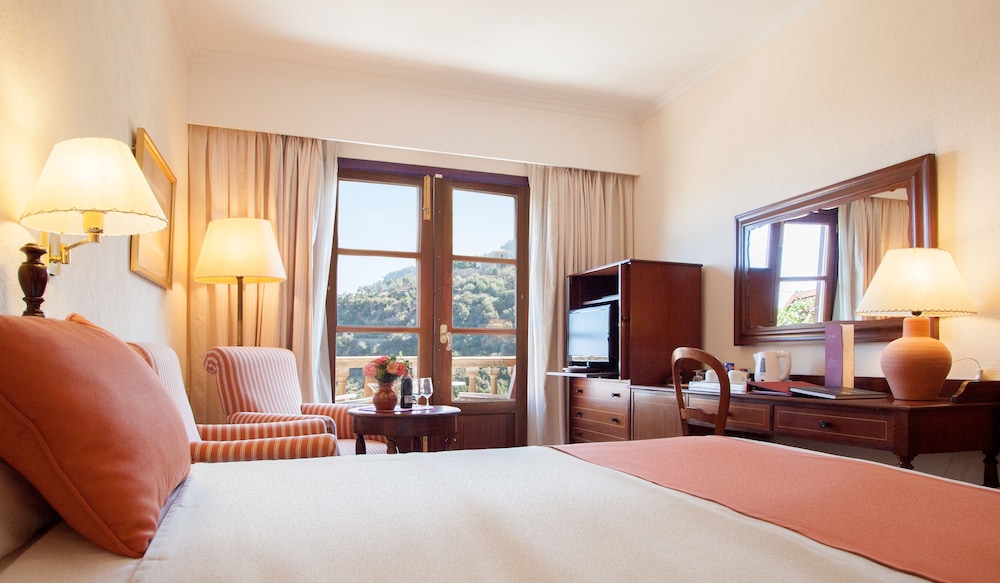 Classic Double Room, Balcony photo 3