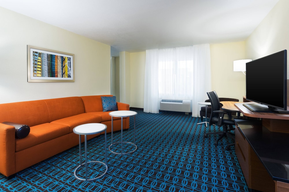 Executive Suite, 1 Bedroom - Photo 1