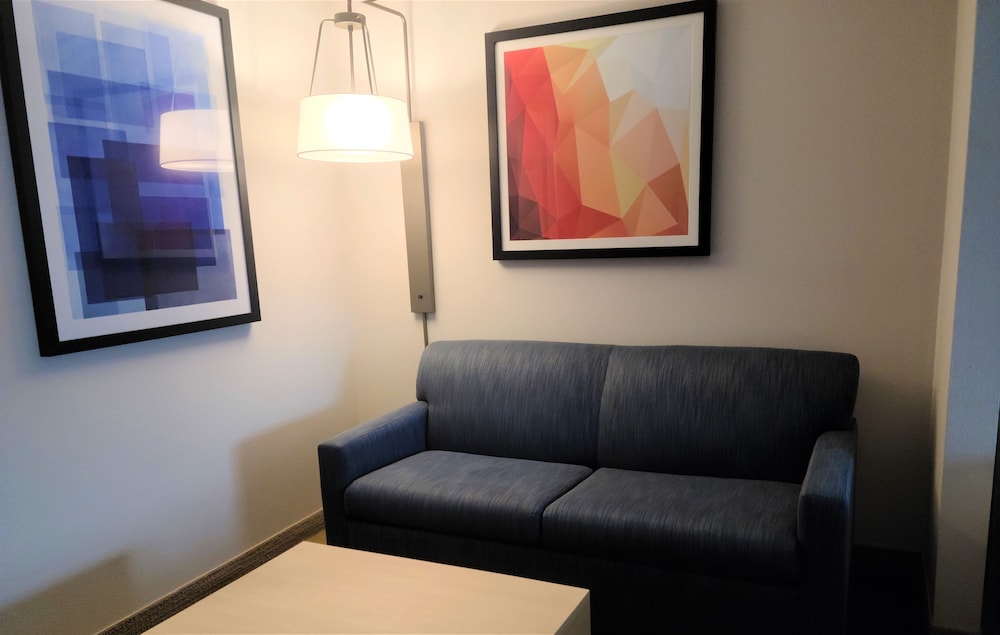 Suite, 2 Queen Beds - Photo 6