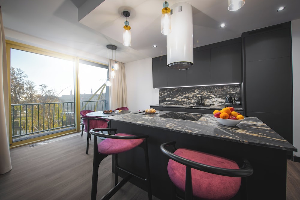 Penthouse with balcony and river view photo 1