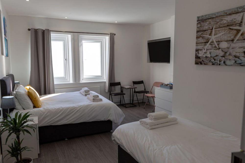 Triple Room, Ensuite, Sea View - Photo 1