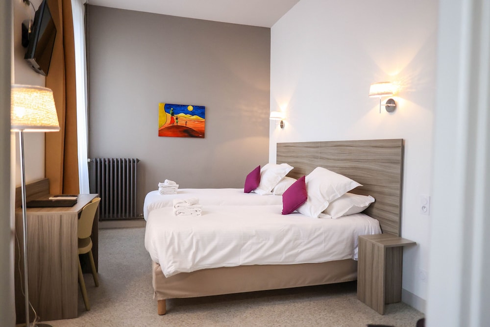 Twin Room - Photo 1