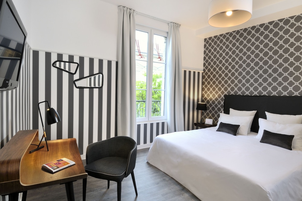 Superior Double or Twin Room photo 2