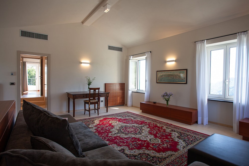 Executive Suite, 2 Bedrooms, 2 Bathrooms, Sea View photo 3