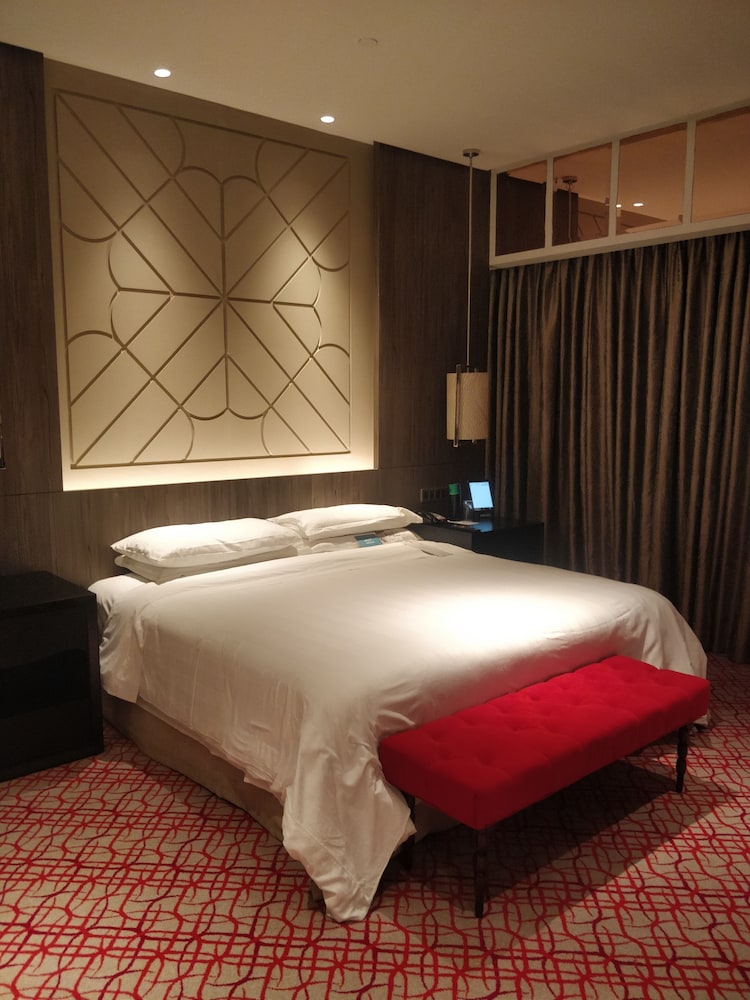 1 Bedroom Apartment, 1 Queen, City view photo 2
