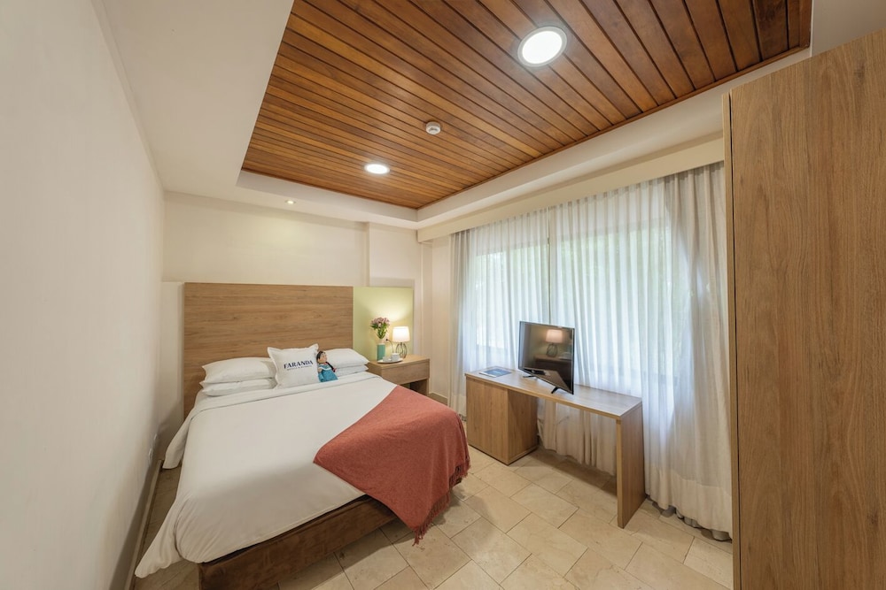 2 Double Bed, Junior Suite, Balcony - Photo 4